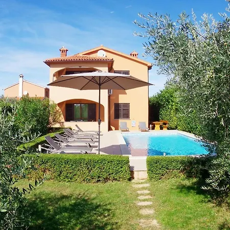 Ana With Private Pool * Šišan