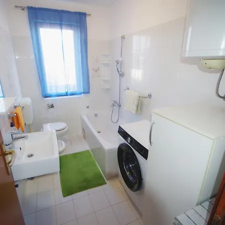 Ana With Private Pool * Šišan