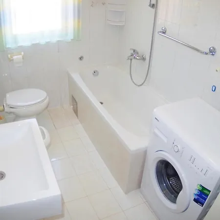 Ana With Private Pool Apartment Sisan